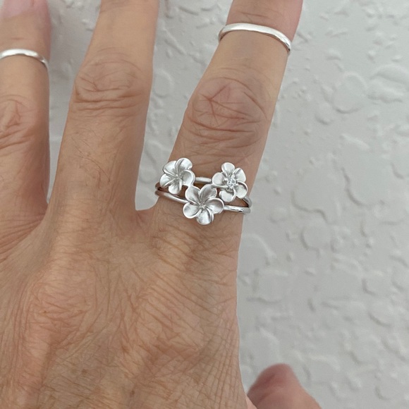 Sterling Silver Satin Plumeria Ring with One CZ, Hawaii Flowers, Floral Jewelry - Picture 3 of 8